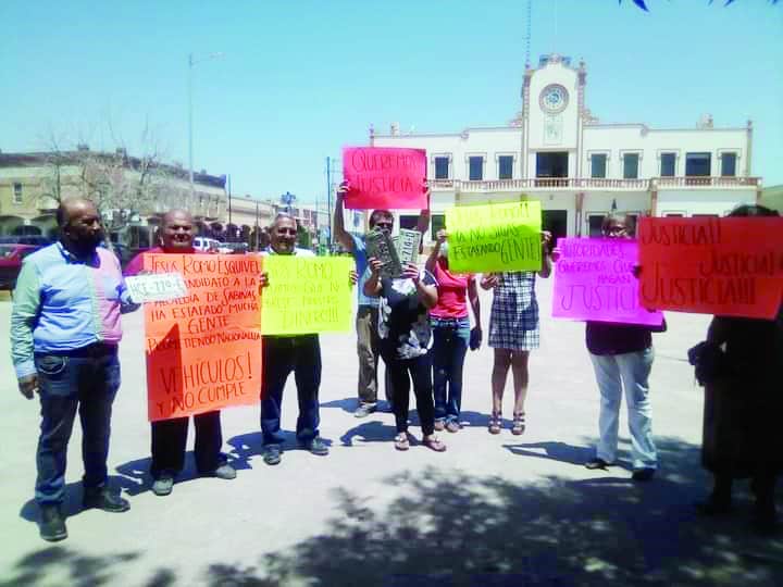 Protestan contra ex candidato
