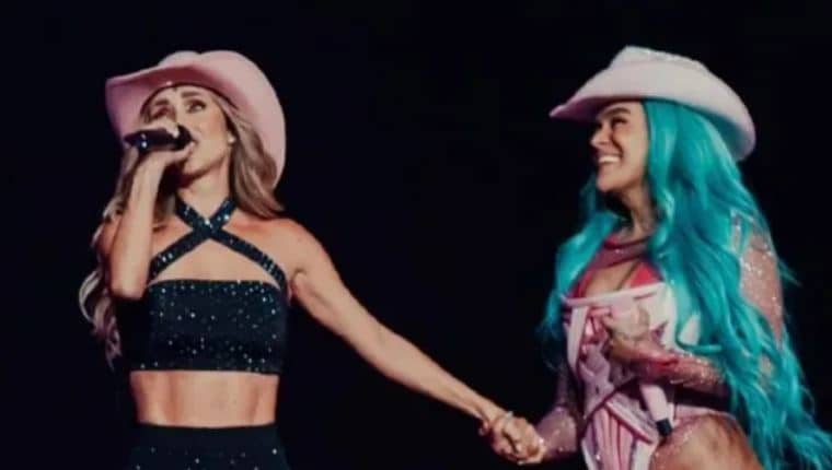 Karol G y Anahí comparten escenario y cantan juntas ‘Sálvame’ en Ciudad de México