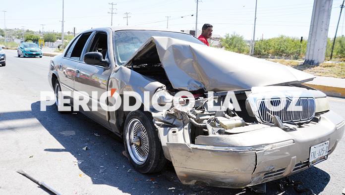 Queda ‘helado’ en accidente