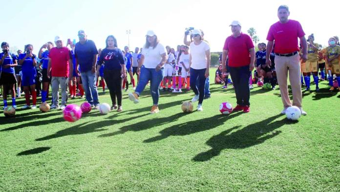 Inicia liga de futbol femenil Diana Haro