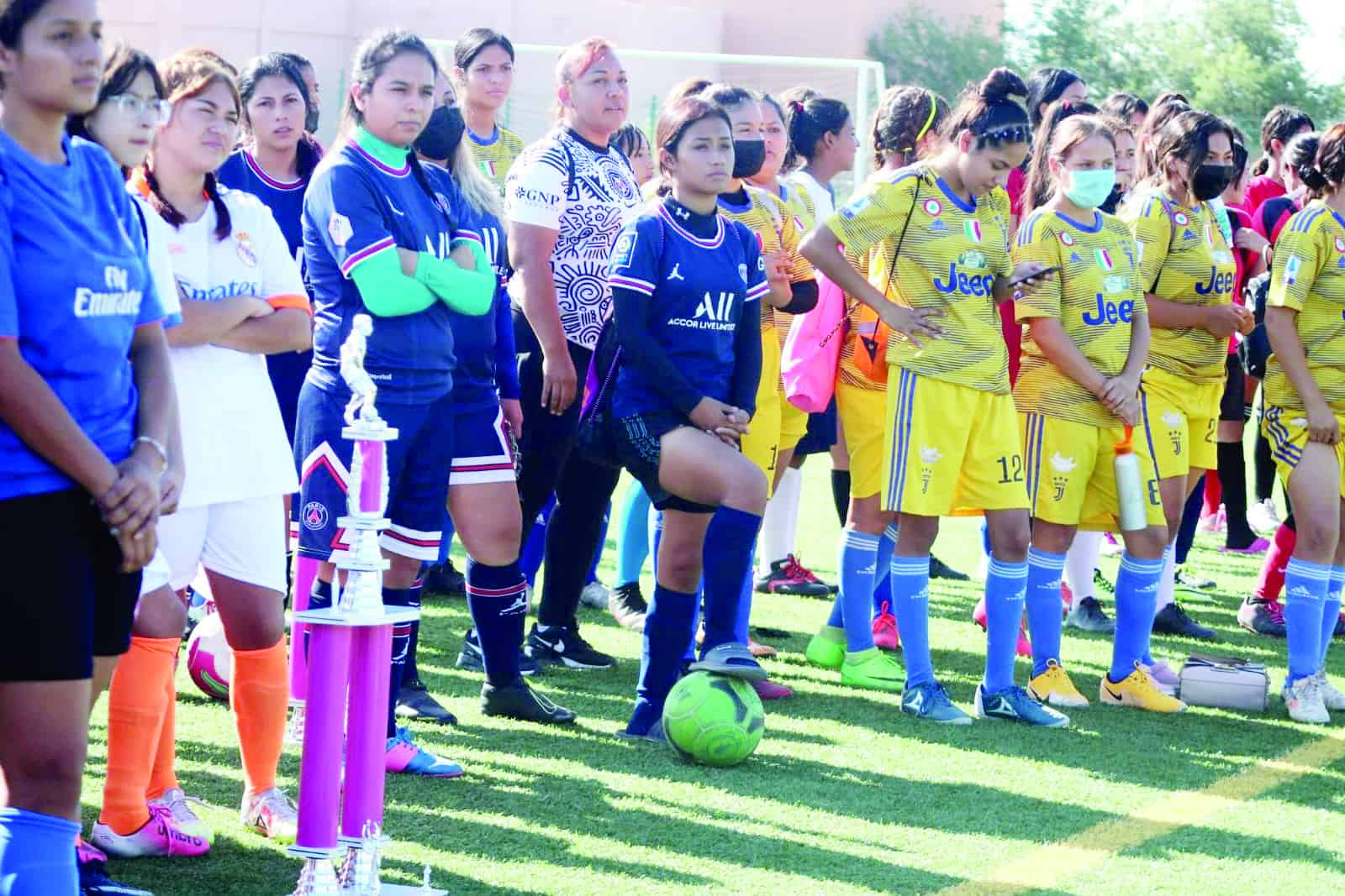 Inicia liga de futbol femenil Diana Haro