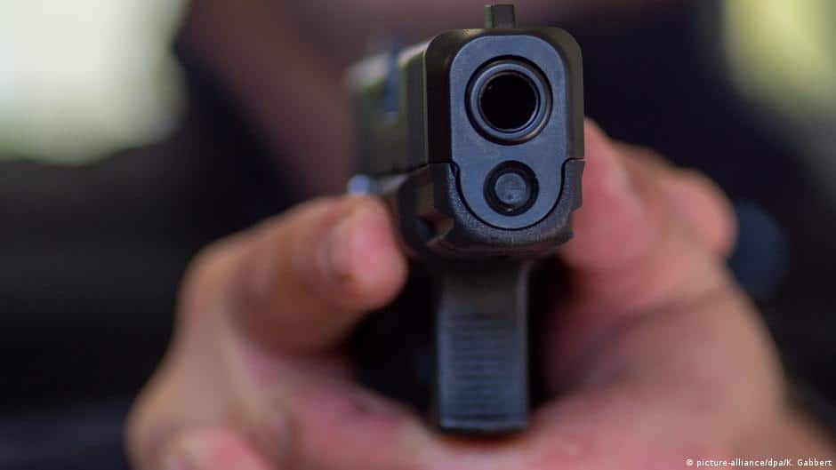 Nueva tragedia: pequeñito de 2 años mata a su papá de un disparo