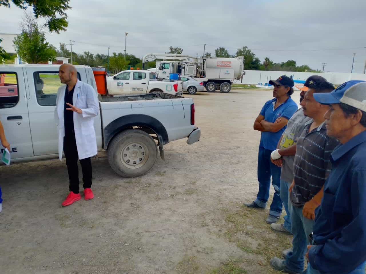 Dan platica de concientización sobre la tuberculosis