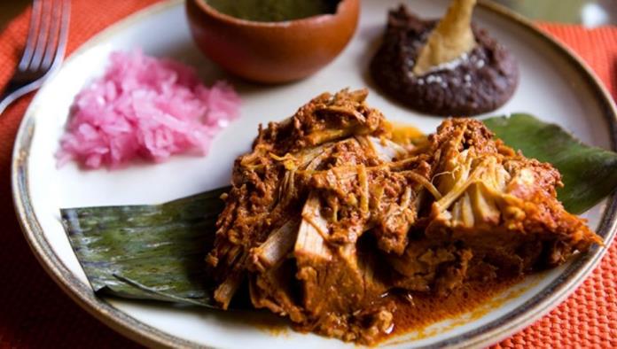 Cochinita pibil contaminada infecta a decenas de personas en Yucatán
