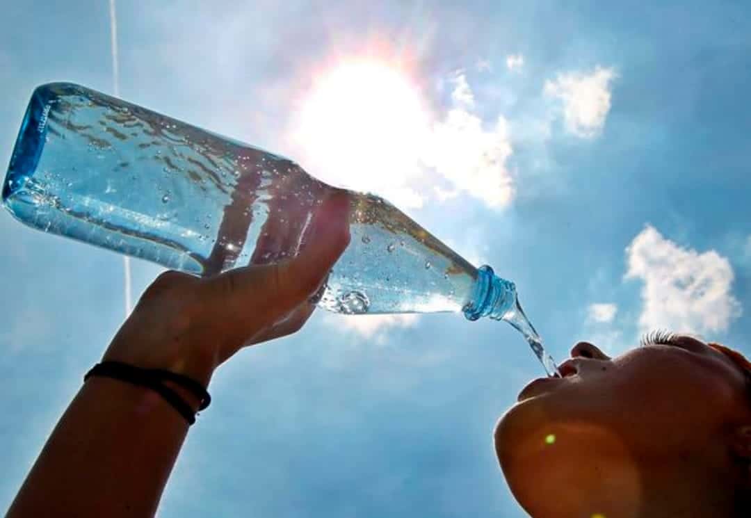 La intensa sequía y el extremo calor pueden originar problemas a la salud de las personas, alertan por el golpe de calor.