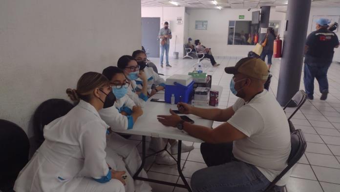 En Central de Autobuses, montan módulos de salud