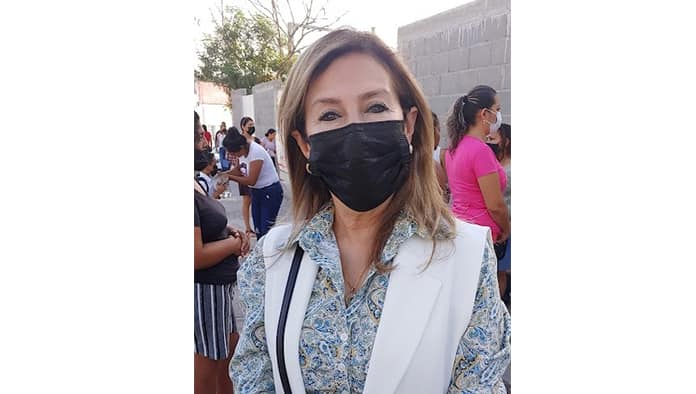 Gladis Villarreal, directora de Educación, invitó a los ciudadanos para que terminen su preparatoria, dijo que buscará que puedan terminar sus estudios en 9 meses o un año.