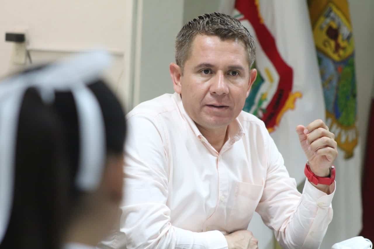 El profesor Hugo Iván Lozano Sánchez exhortó a respaldar a la población infantil.