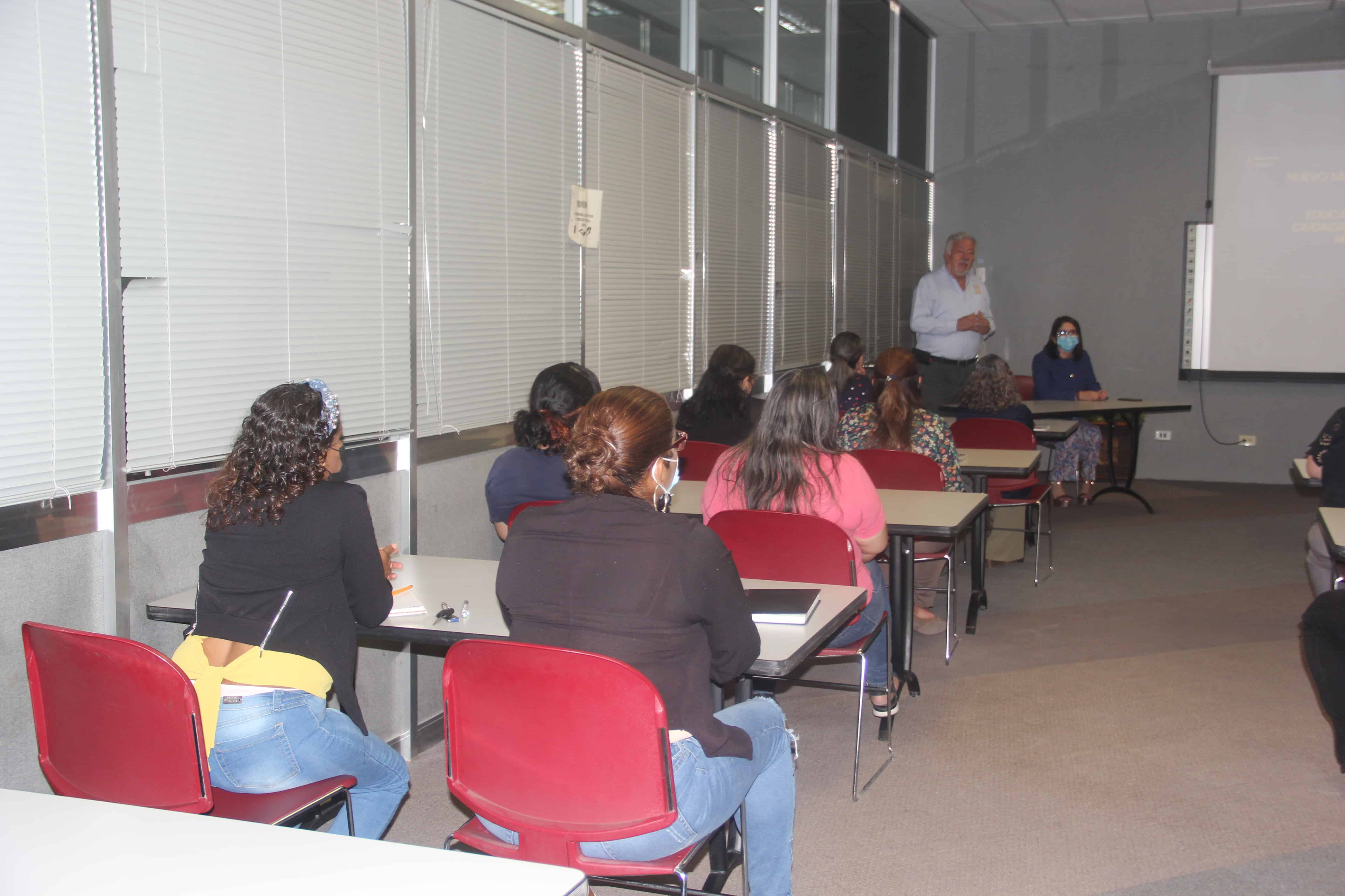 Hay docentes entre los que fueron expulsados de la universidad.