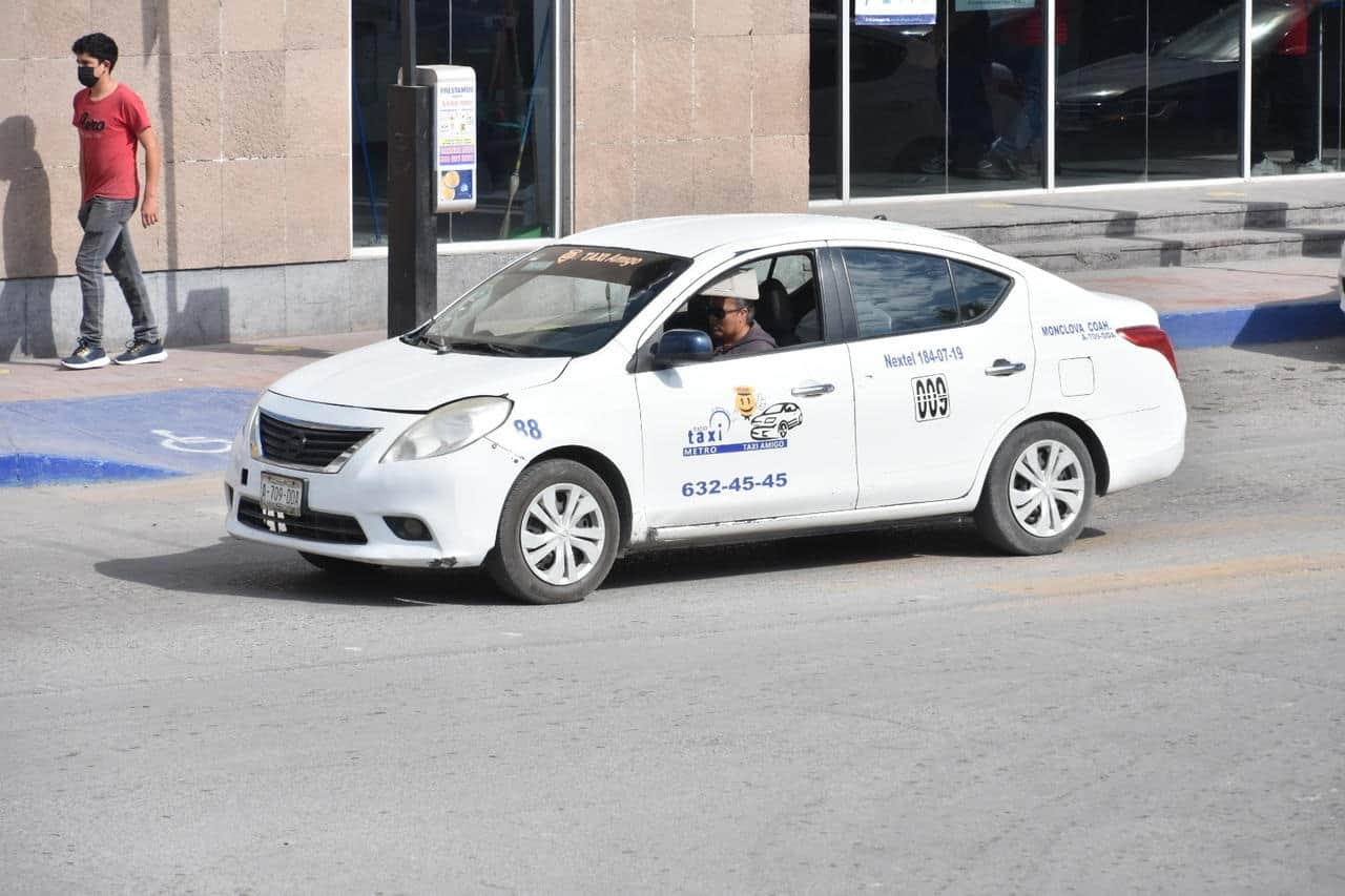 Se restringirá el traslado de migrantes en taxis.