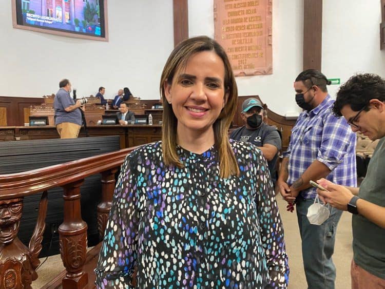 Guadalupe Oyervides, Diputada Local del PRI.