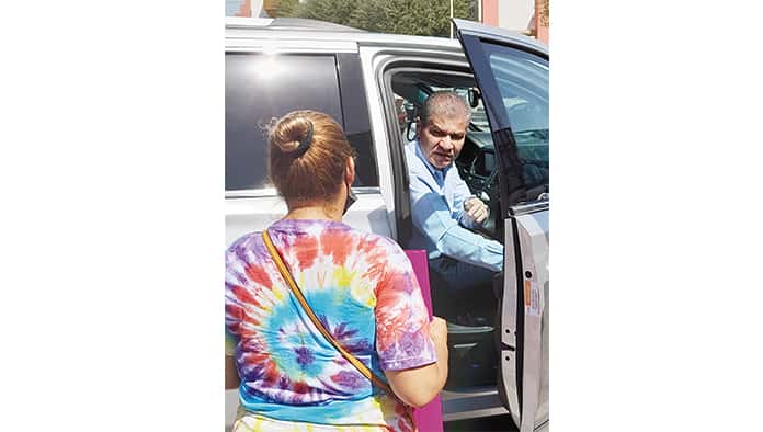 Piden al gobernador ayuda para buscar a Cristopher.