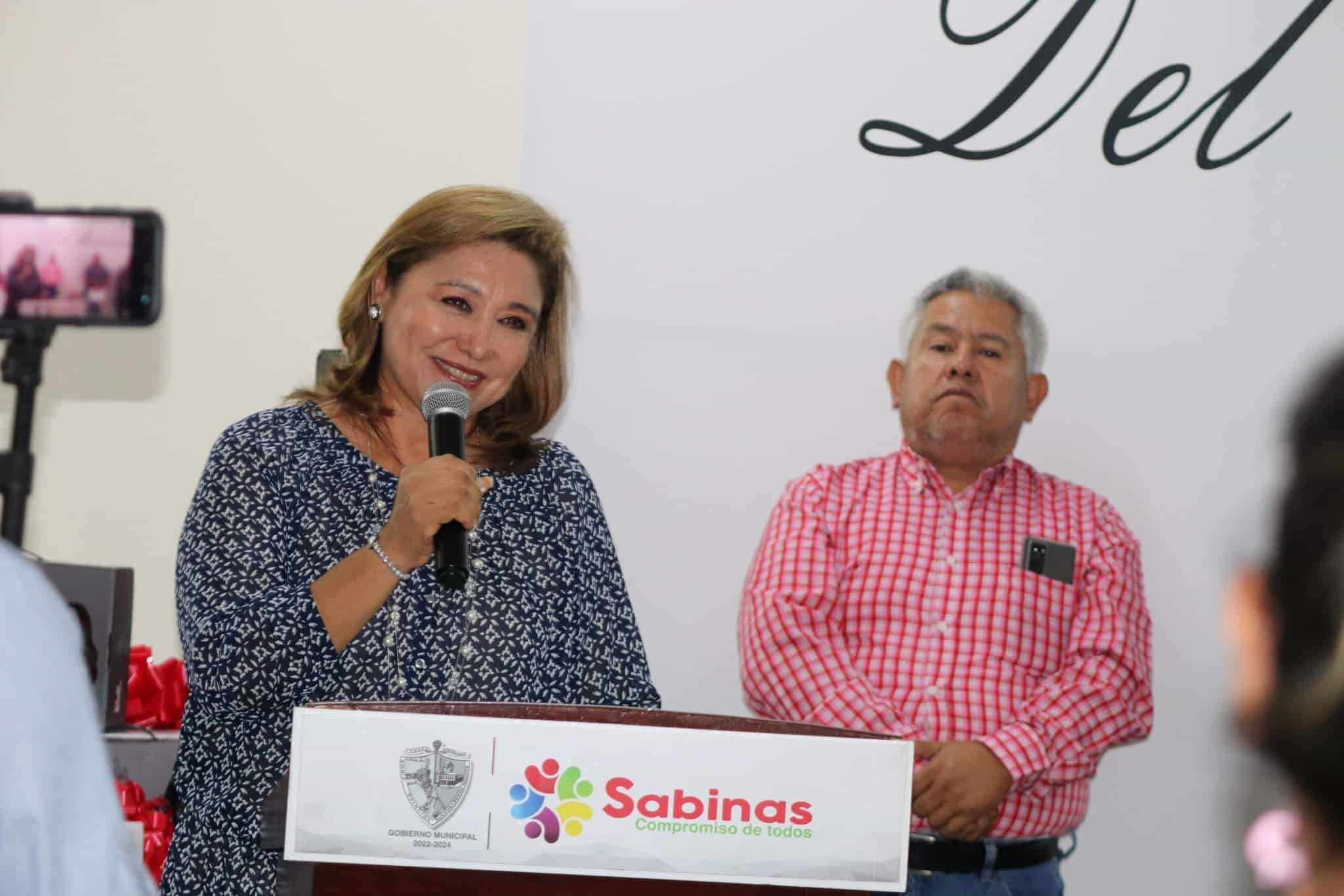 Festeja Sabinas a bibliotecarios