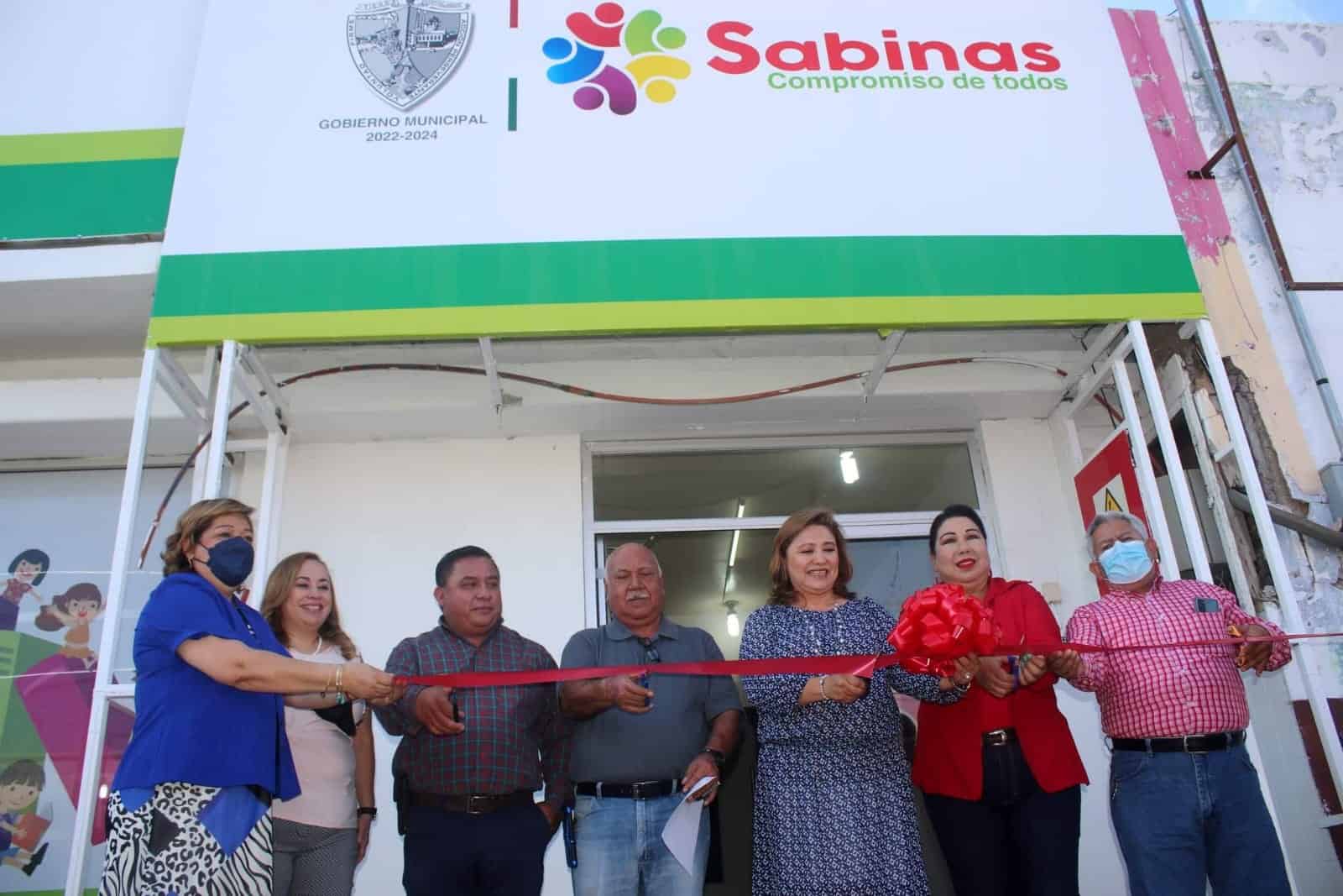 Festeja Sabinas a bibliotecarios