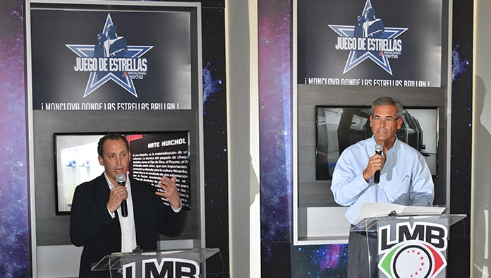 “Esta es la fiesta del béisbol”. Lic. Horacio de la Vega (izquierda). Prometí a los aficionados que, si apoyaban, haría lo posible en traer un Juego de Estrellas y aquí está, Lic. Gerardo Benavides Pape (derecha).