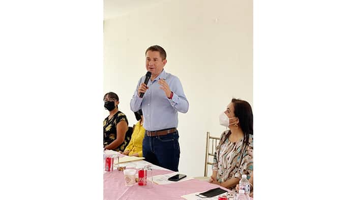 El profesor Hugo Iván Lozano Sánchez reconoció la labor del Gobernador Miguel Riquelme por garantizar en Coahuila una vida digna.