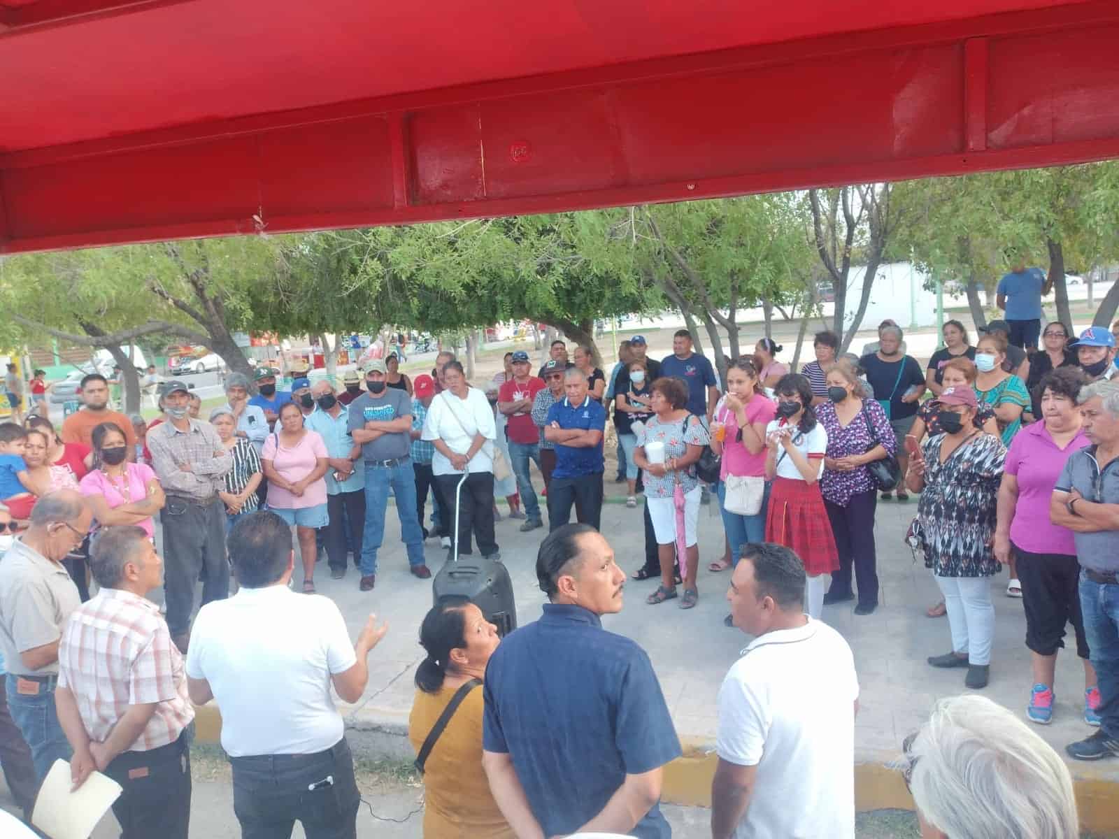 Como comerciantes vamos a acatar la disposición de protección civil, nos retiraremos a las 9 de la noche el próximo domingo.