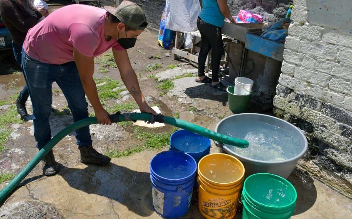 “No podemos cumplir con todos los usuarios, pero hacemos el intento de cubrir las necesidades de cada sector que se ha quedado sin agua en el municipio”.