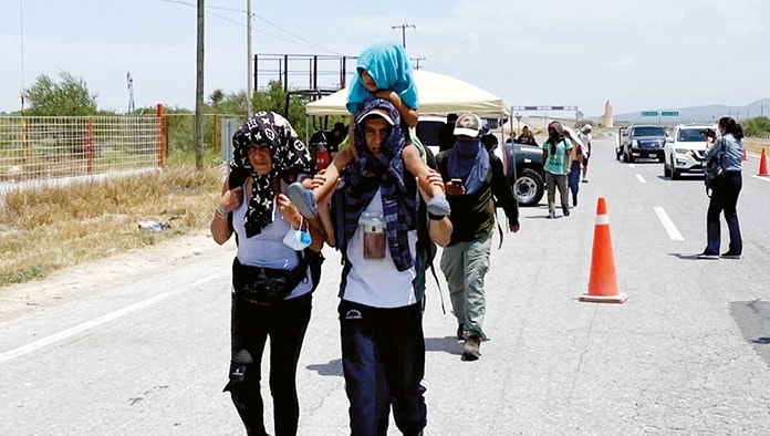 Los migrantes son atendidos por salud  municipal, para revisar su estado de salud y checar que no tengan fiebre en cuyo caso, son enviados al hospital del DIF o al Amparo Pape.