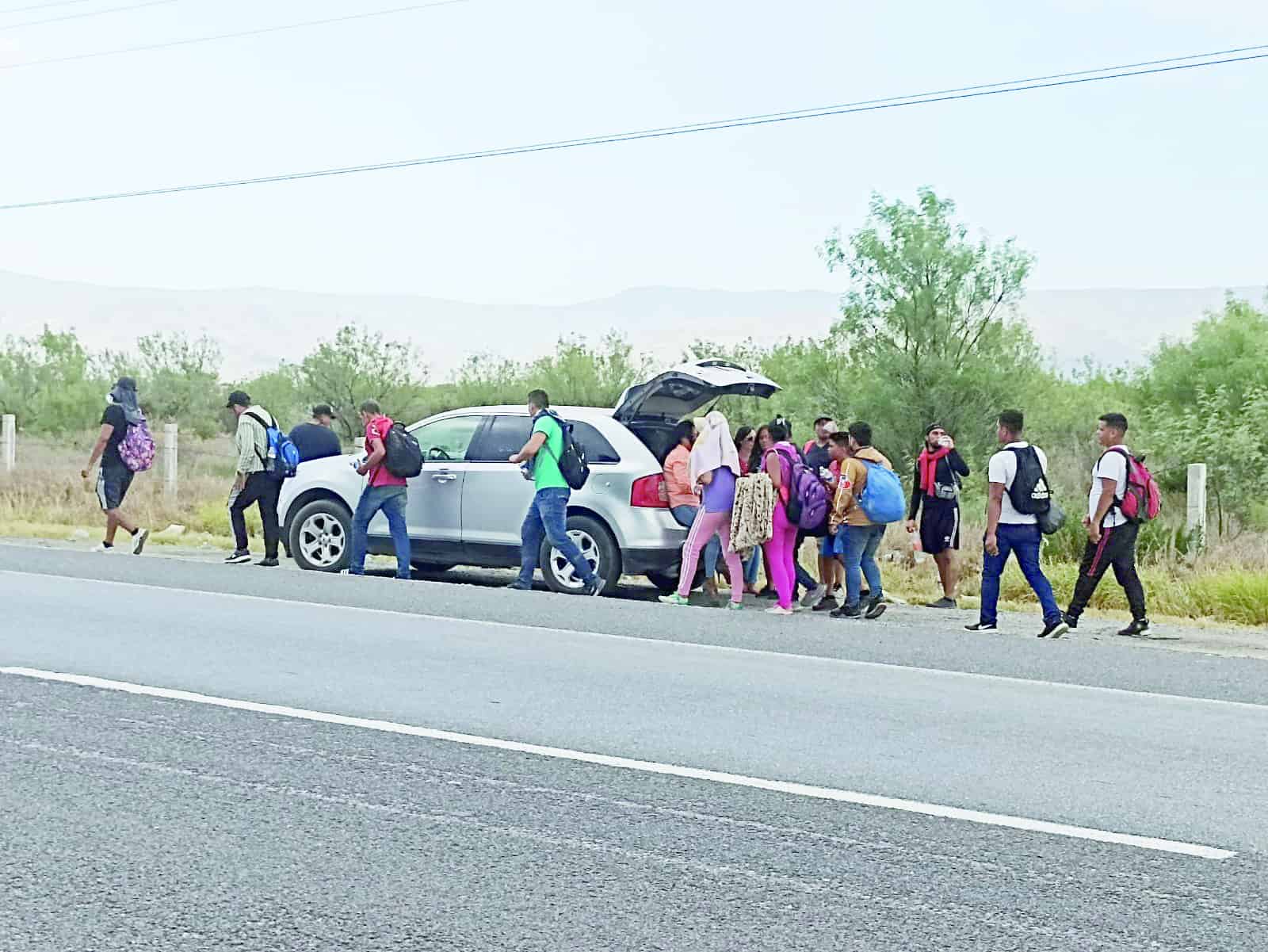 El éxodo de migrantes sigue su marcha, padres, madres, familias enteras recorren las carreteras de la región para llegar a la frontera y cruzar a Estados Unidos con la esperanza de una vida mejor.