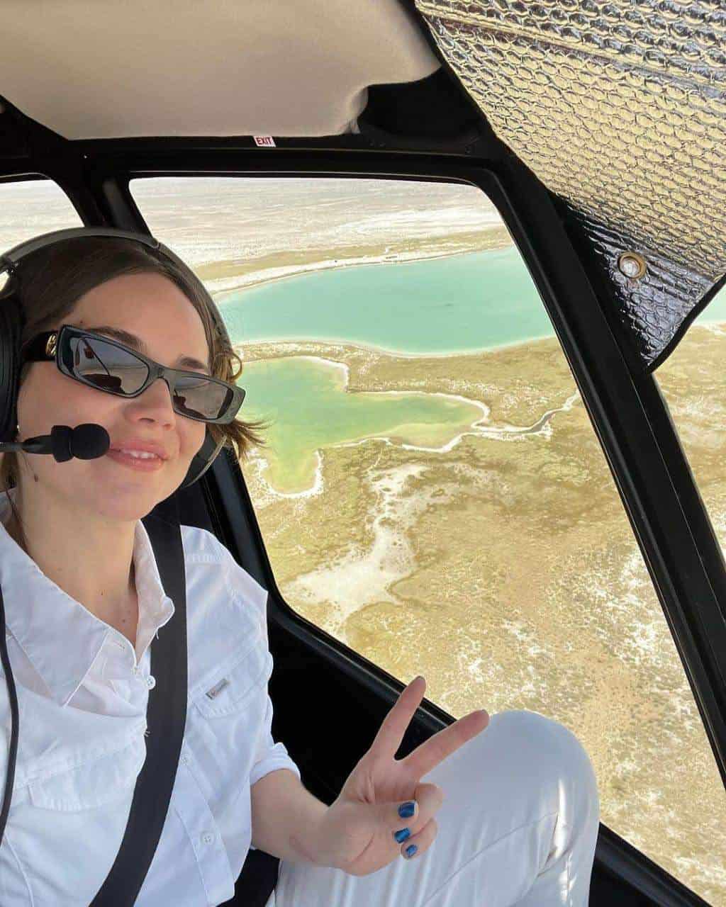 Camila Sodi recorre en helicóptero el Valle de Cuatro Ciénegas