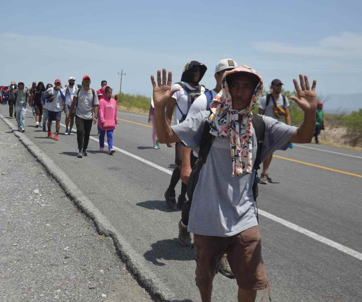 Vacuna SSA a 100 migrantes