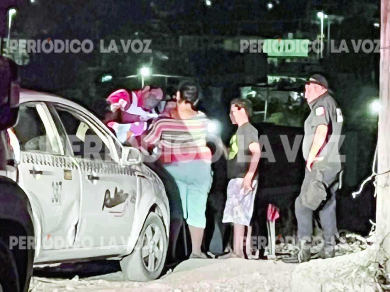 Apedrea a su usuario por no respetar su tarifa