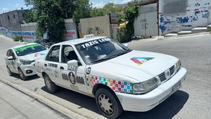 Se impactan taxistas