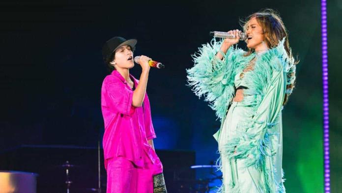 En concierto, Jennifer López presentó a su hija Emme con prenombres neutros