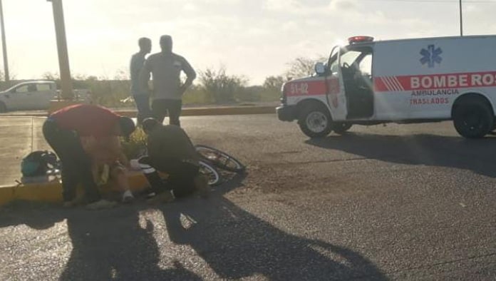 Bomberos atendió a la mujer que resultó lesionada.