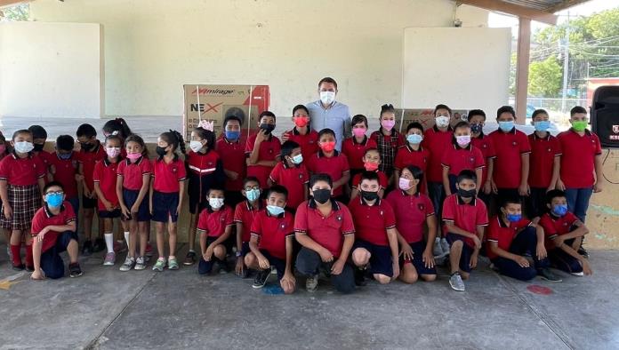 San Buenaventura: Saludan niños al Profe Hugo