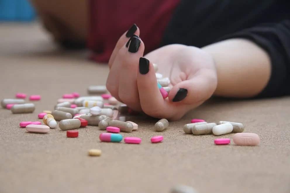 Una quiso ahorcarse y la otra intoxicarse con pastillas.
