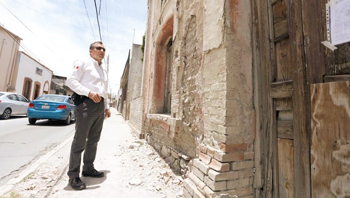 Realiza PC un operativo de prevención en edificaciones de la Zona Centro, a fin de eliminar riesgos a la ciudadanía.