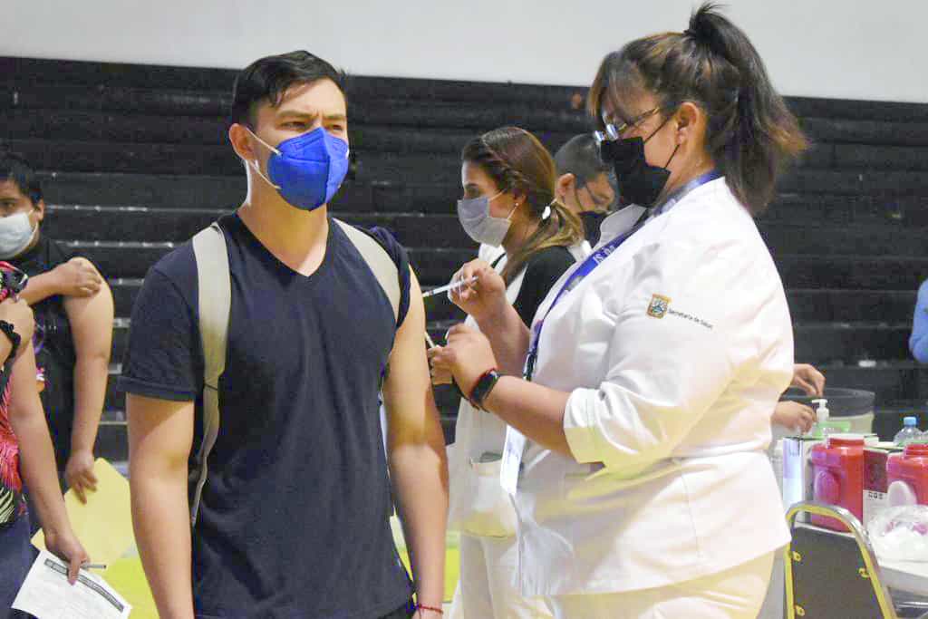 La vacunación contra el Covid-19 se realizará en las instalaciones del Gimnasio Rodolfo Luna para los niños de 12 a 14 años y para los mayores de 18 en la clínica 9 del IMSS.