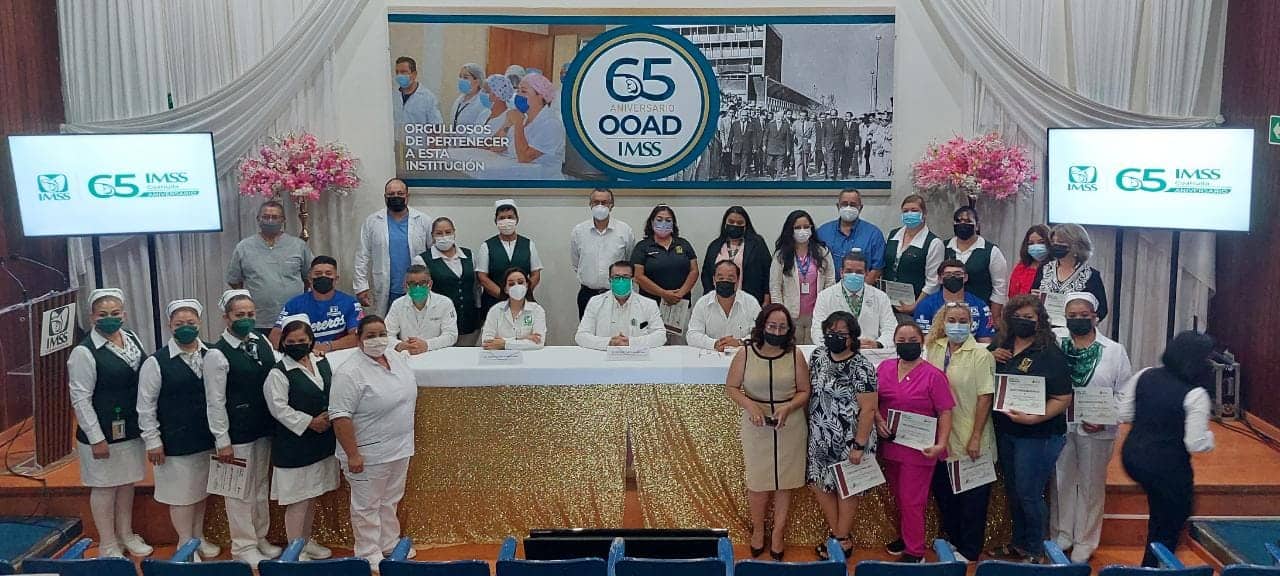 Entrega IMSS Coahuila reconocimientos por 25 años de servicio a trabajadores de la Región