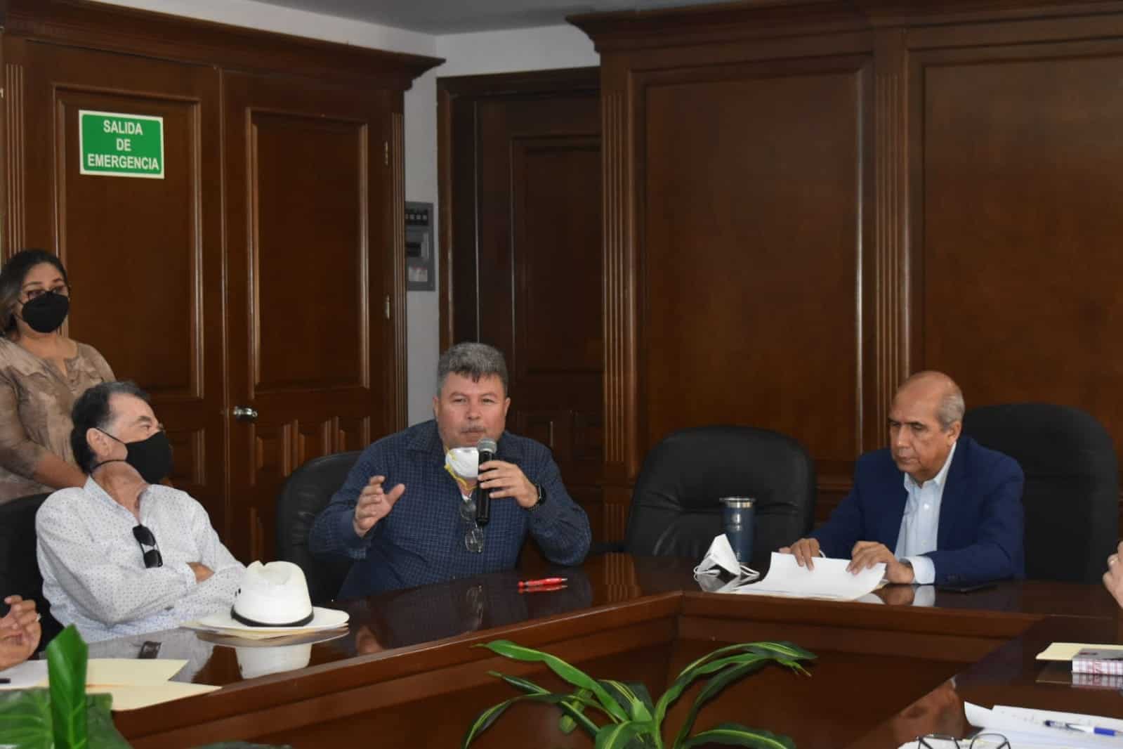 El ciudadano opina que urge mejorar el servicio de transporte en Monclova y se requiere creatividad para solucionar el problema.