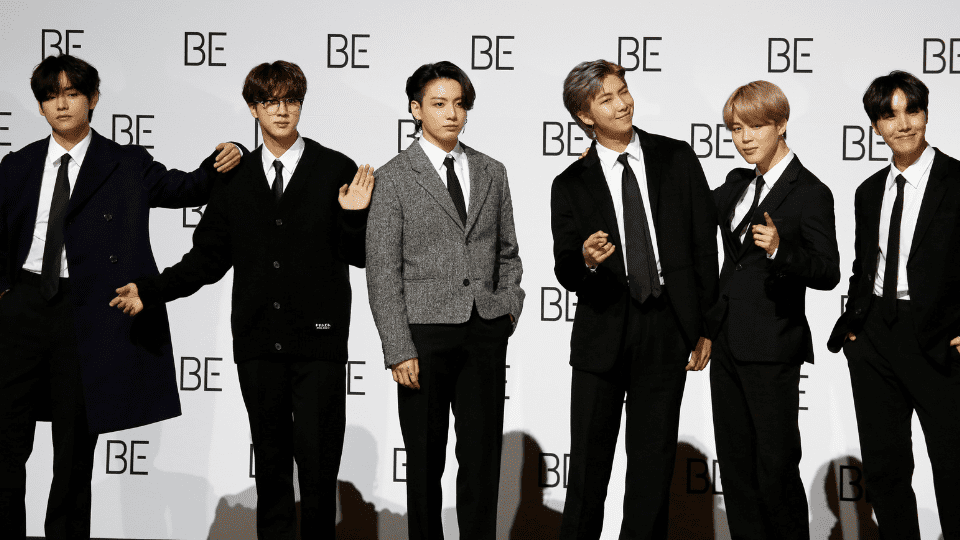 Funcionaria coreana pide a BTS no retirarse por el bien de la economía