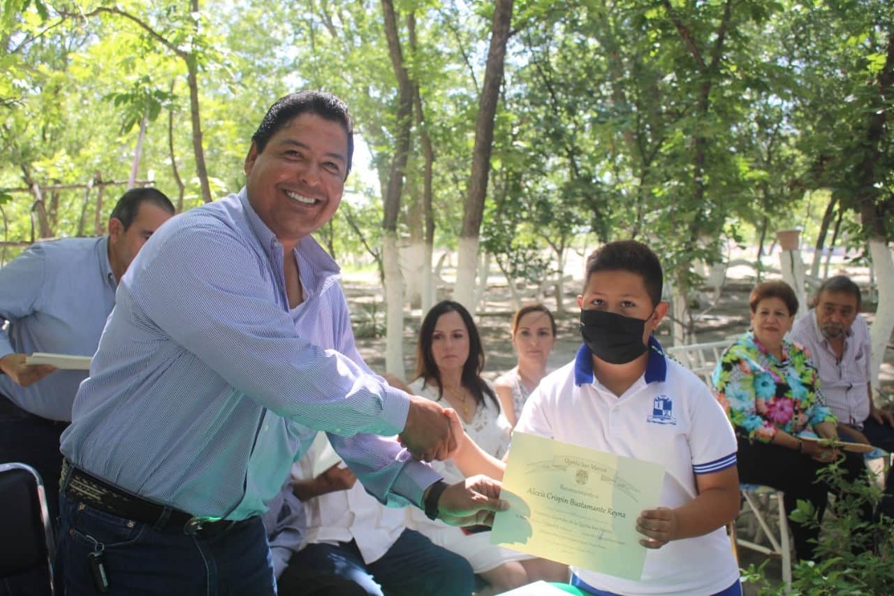 El alcalde Manuel Humberto Villarreal Cortez, acudió como invitado de honor.
