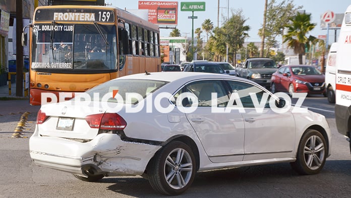 Desgracian carros en la Monterrey