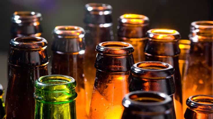 Escasez de vidrio encarece cerveza