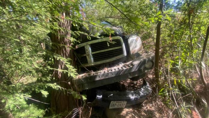 Múzquiz: Vuelca camioneta que cargaba agua