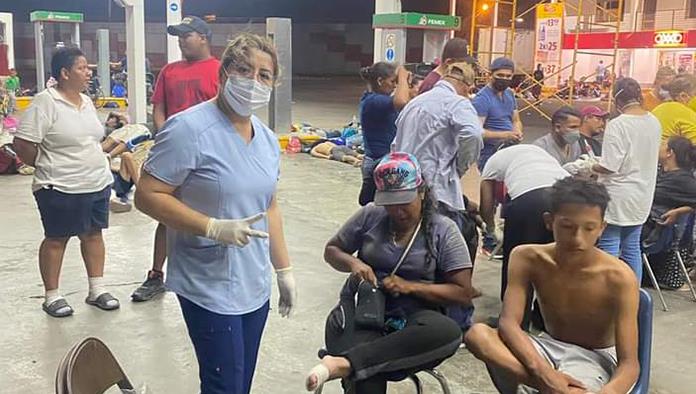 Nueva Rosita: Atienden enfermeras a migrantes