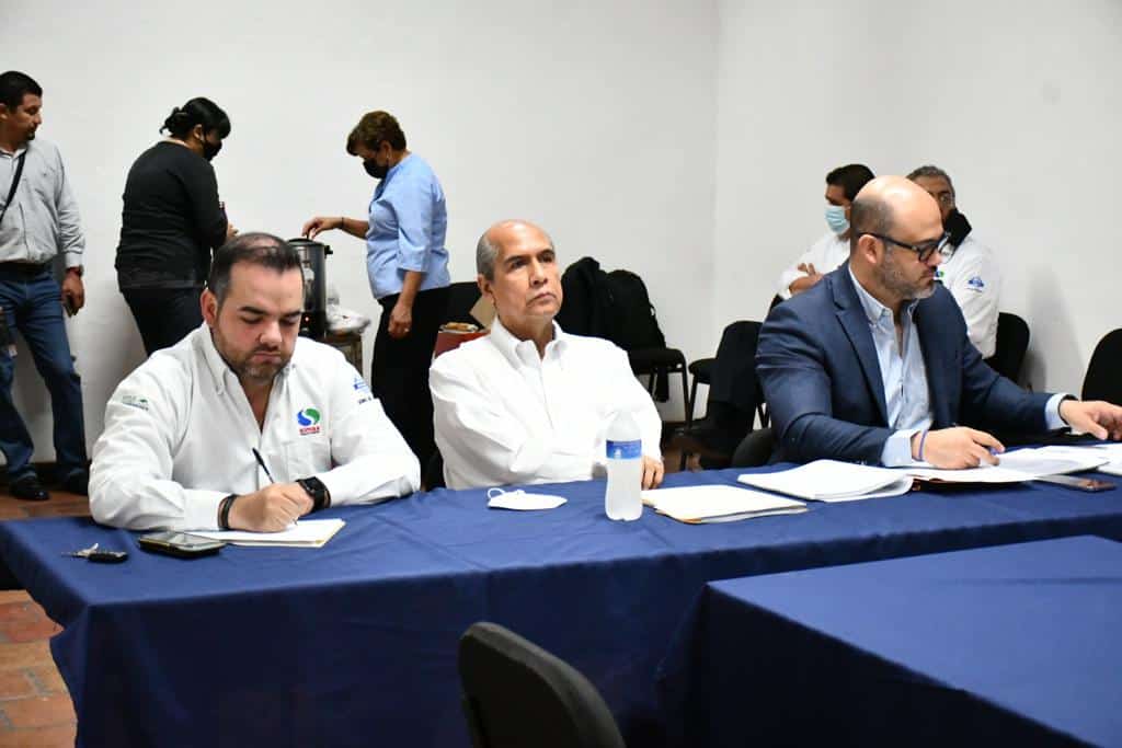 El gerente de SIMAS, y su equipo de trabajo, informaron a los regidores y al alcalde, la forma en que se manejan las reas administración y de operación.