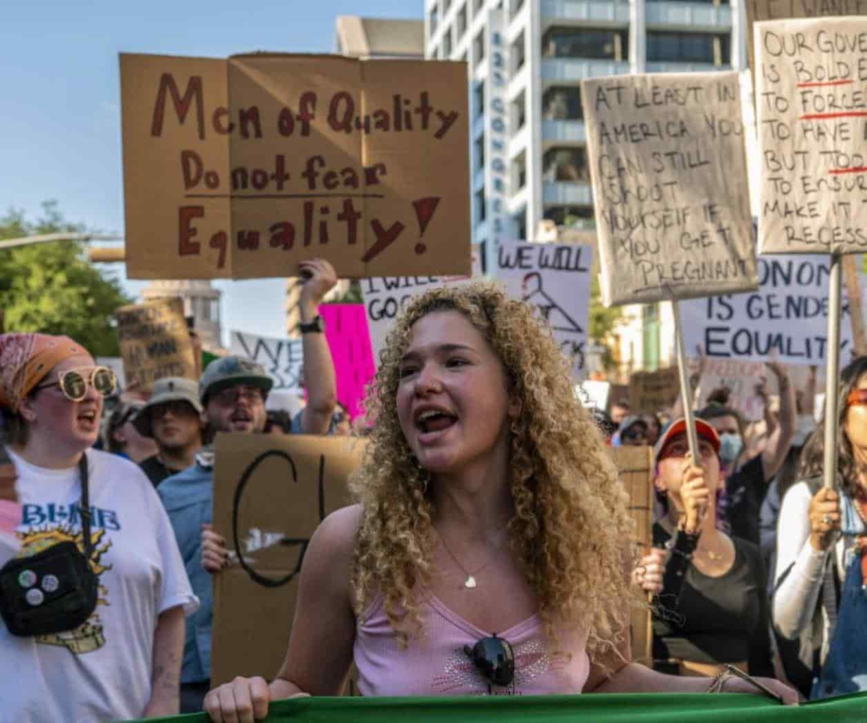 52% de los americanos están en contra del fin del derecho al aborto