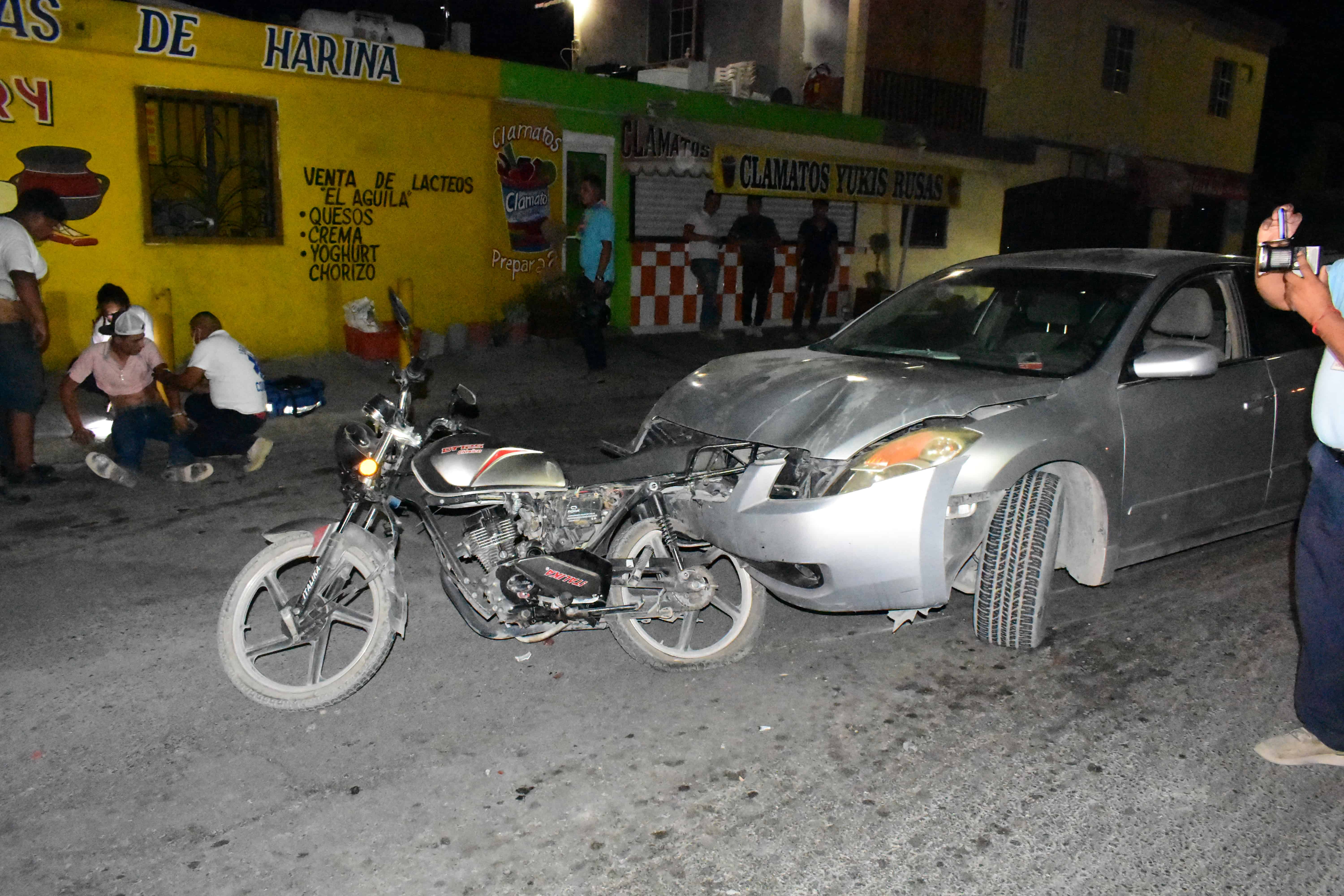 Choca moto por alcance el accidente se registró en la Avenida Las Torres