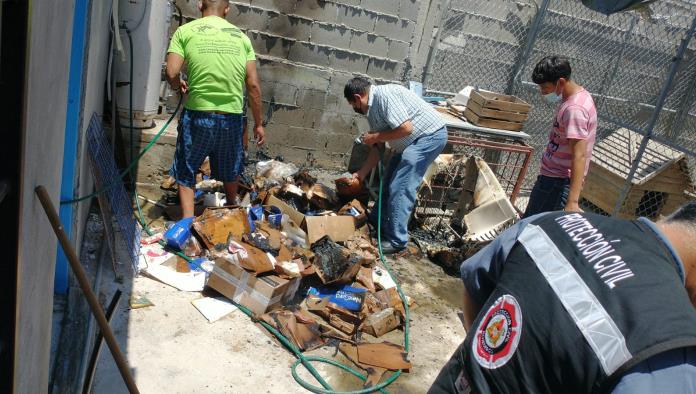 Arde cartón en veterinaria