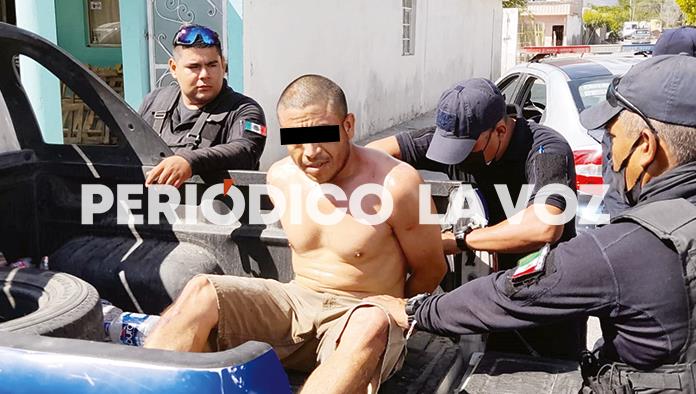 Toma de rehén a su esposa; policías entran a desarmarlo