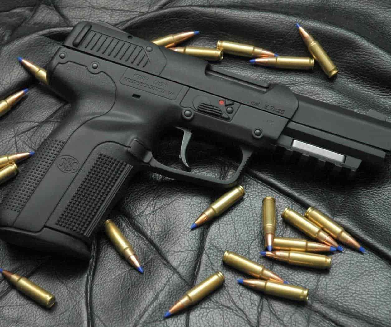 Niño disparó accidentalmente a sus hermanas; Jugaba con el arma de su padre