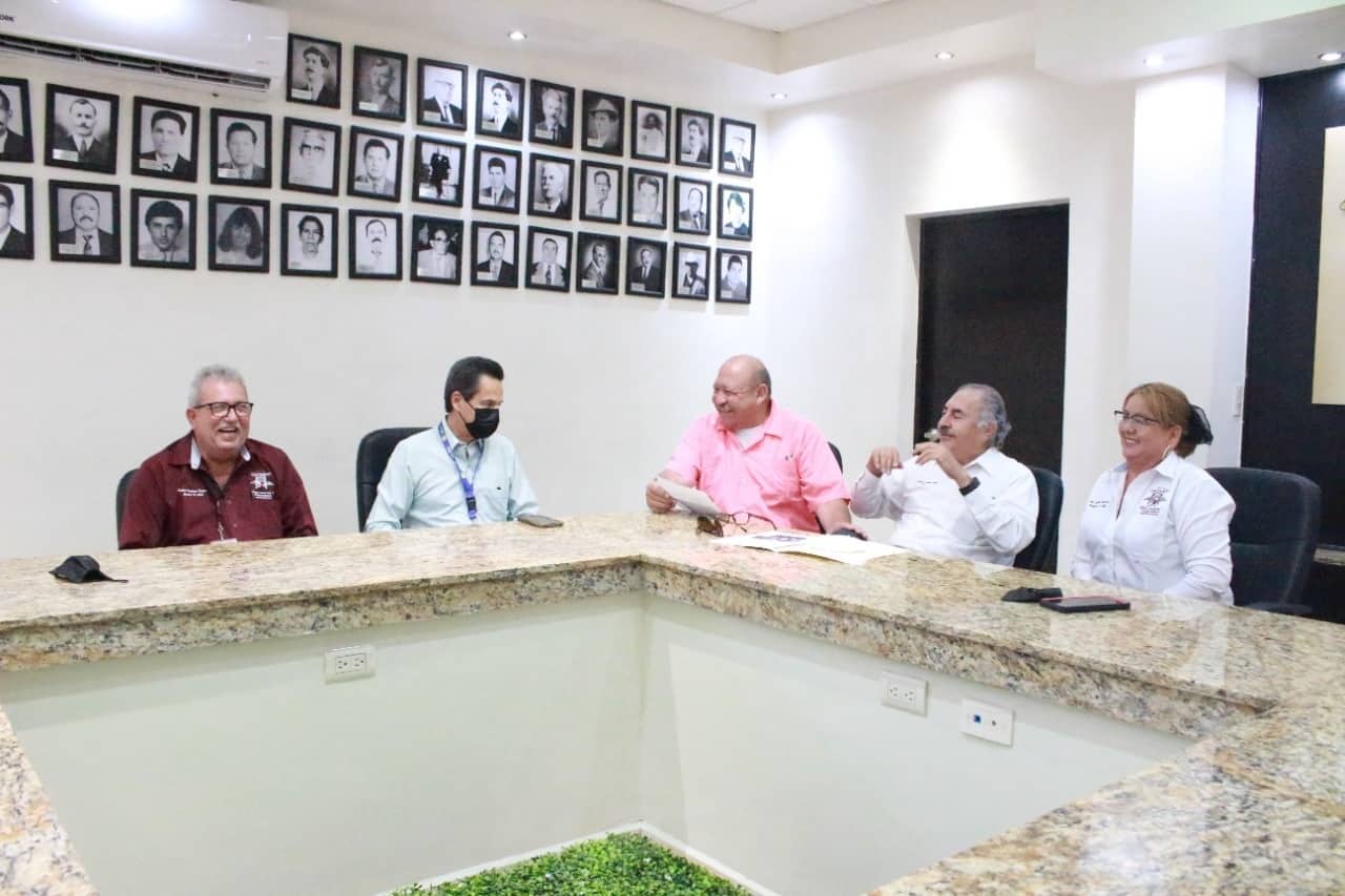 El alcalde Juan Antonio Garza García selló los últimos detalles para recibir en Castaños la Caravana de la Salud en la Plaza Principal este viernes.