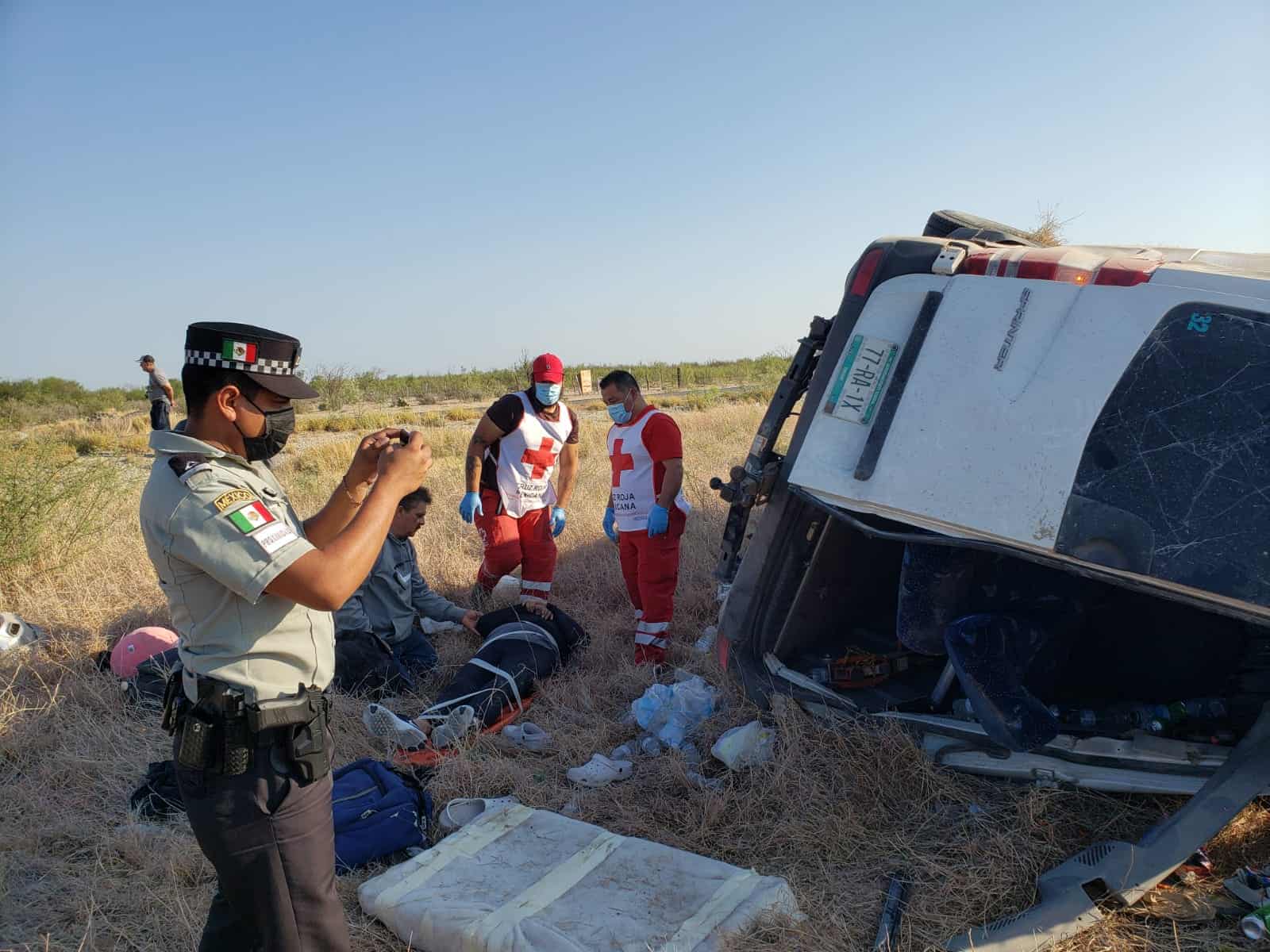 Ocho de ellos ingresaron a la clínica 24 del seguro social.